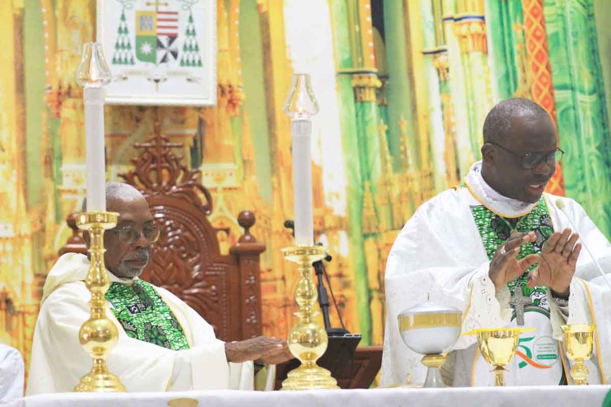 Double jubilé pour le Père Godfrey Nzamujo